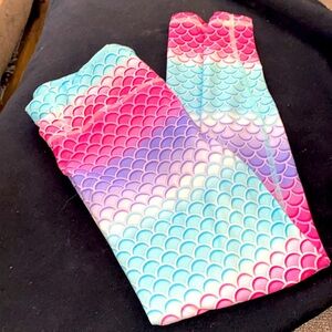 Girl’s size 10/12 EDDIE BAUER mermaid scale leggings